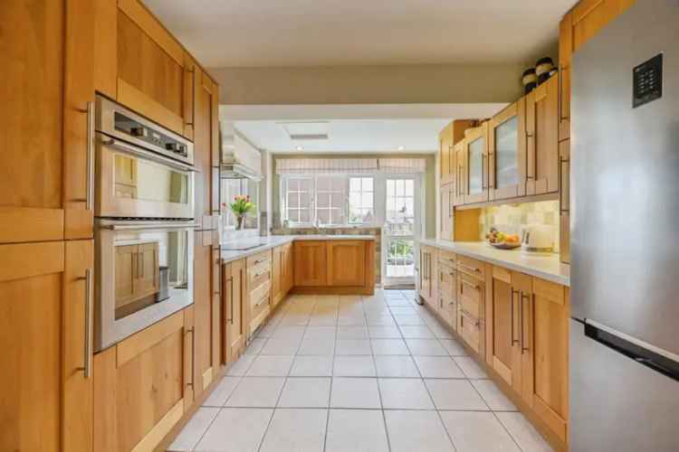 Spacious Four Bedroom Detached Home in Mayfield