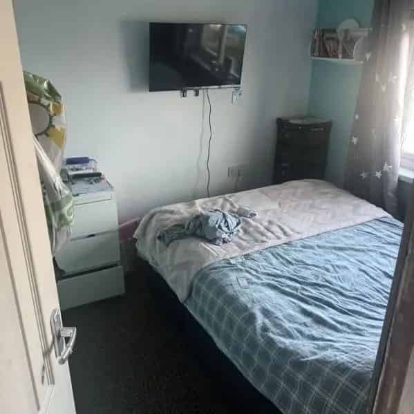 3 Bedroom Council House with Gardens
