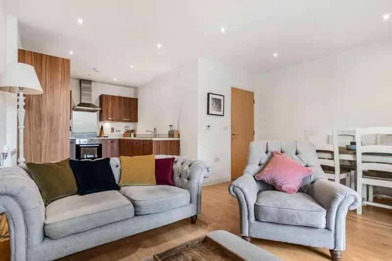 1 Bed Flat for Sale near Burgess Park - Modern Apartment with Balcony