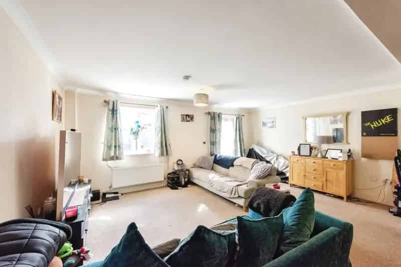 3 Bed 2 Bath House with Ensuite and Family Bathroom