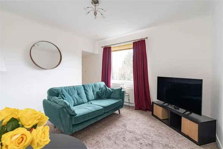 3 Bed Flat - Double Upper with 1 Reception Room