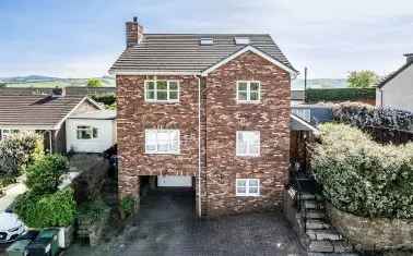 House For Sale in Exeter, England