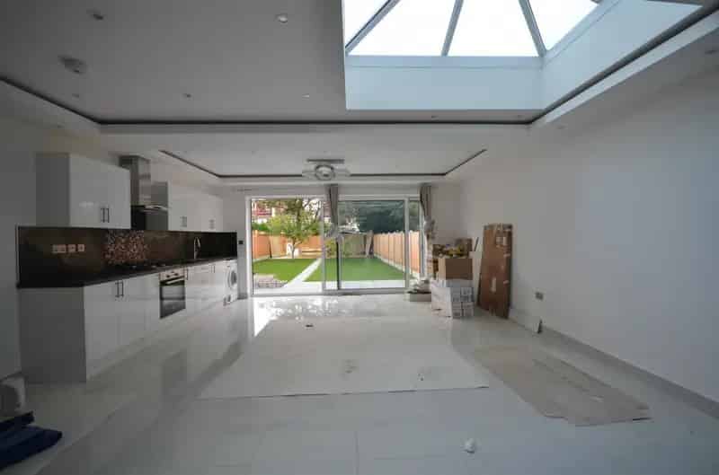 1 Bedroom Flat To Let Available Now