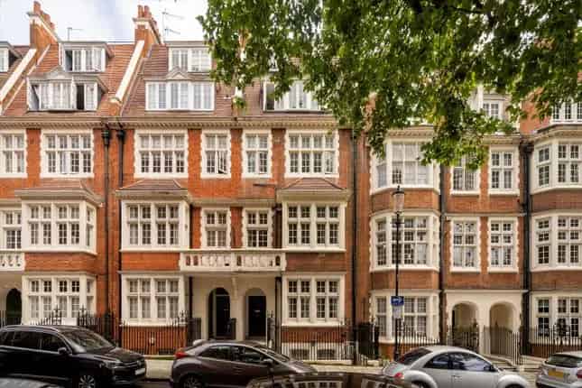 3 Bed Flat for Sale Hornton Street Kensington W8