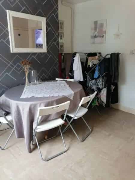 3 Bed House Driveway Dining Room Large Garden Near Schools Shops Buses