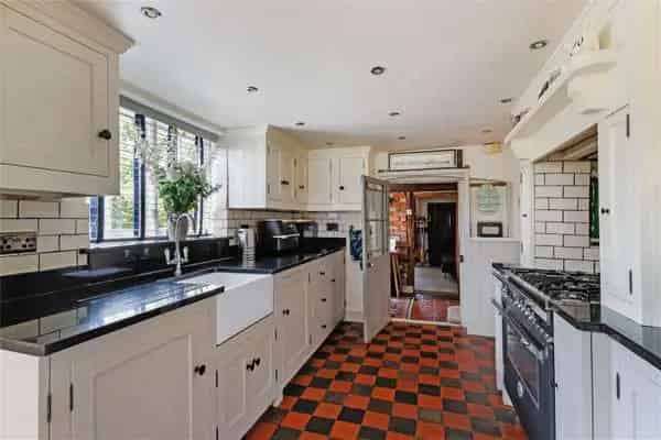Grade II Listed 4-Bedroom Cottage in Picturesque Village Setting