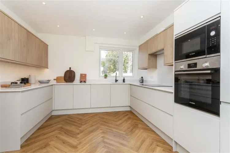 5 Bed Detached House Craigiehall Meadows