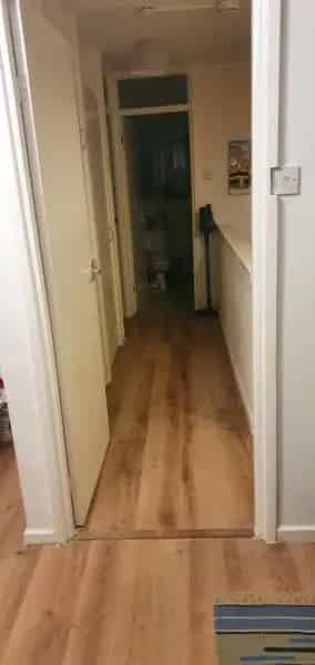 Studio Flat with Ample Storage Separate Kitchen