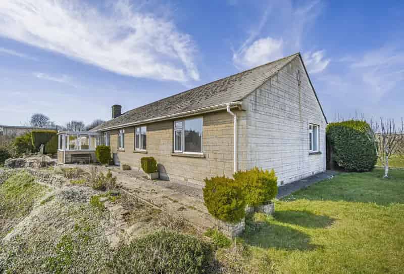 4 Bedroom Bungalow for Sale in Bath Wellsway Area