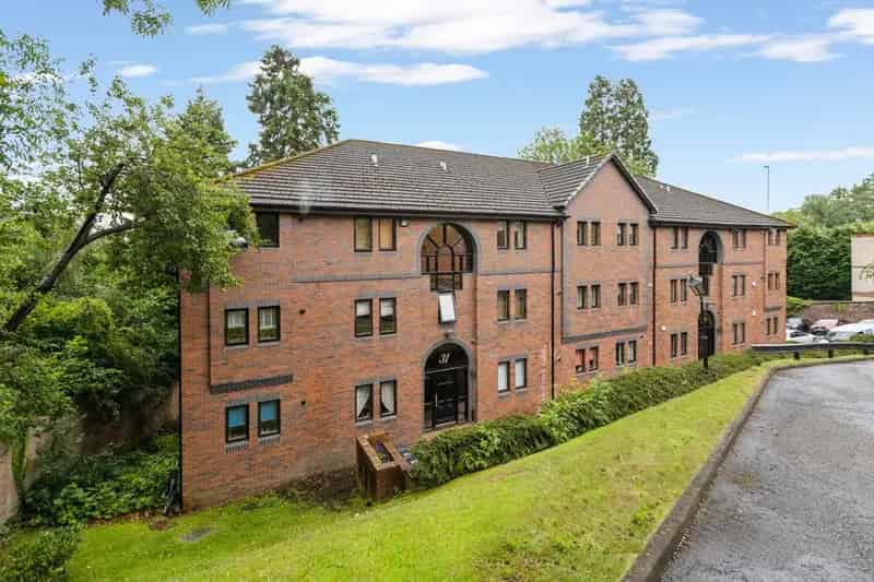 2 Bedroom Flat for Sale in Central Scotland