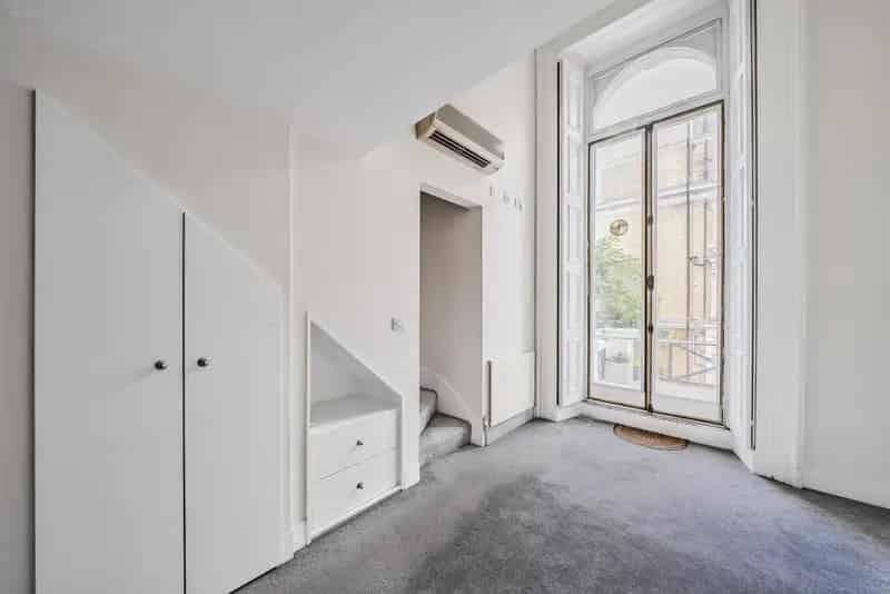 Victorian Flat near Earls Court High Ceilings Unique Features