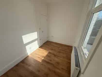 1 Bedroom Flat 46m2 Near Redbridge Station London