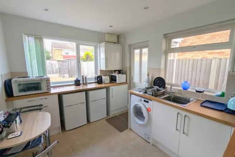 2 Bedroom Bungalow For Sale