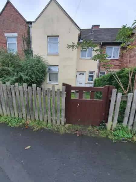 3 Bedroom House Near Schools and Amenities