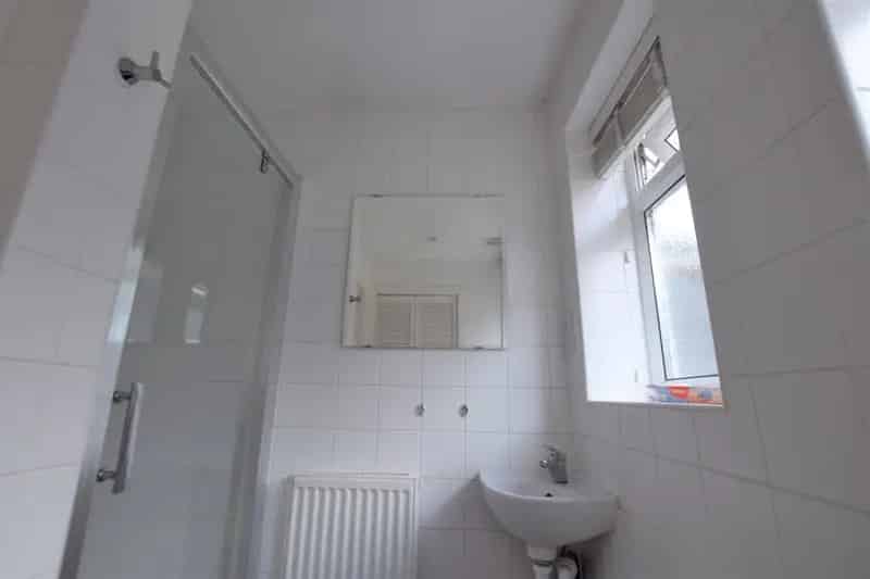 Large Room in Shared Accommodation All Bills Included