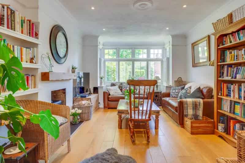 3 Bedroom Detached House to Rent