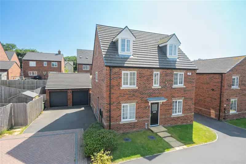 Five Bedroom Family Home with Two Reception Rooms and Double Garage