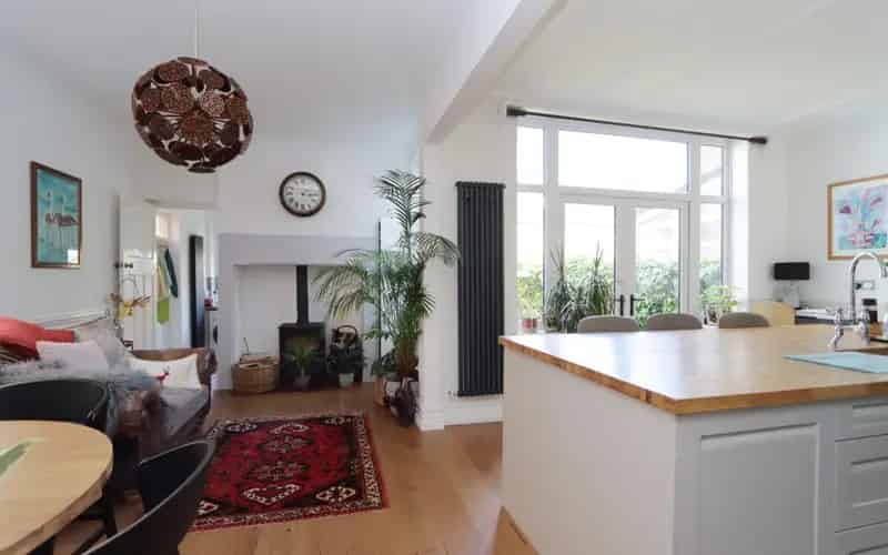 4 bed house for sale