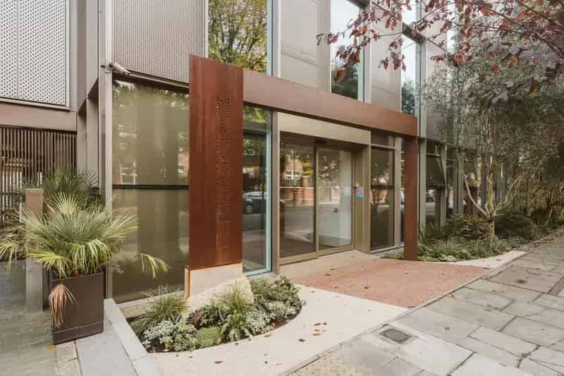 15000-17404 Sq Ft Contemporary Offices Wimbledon