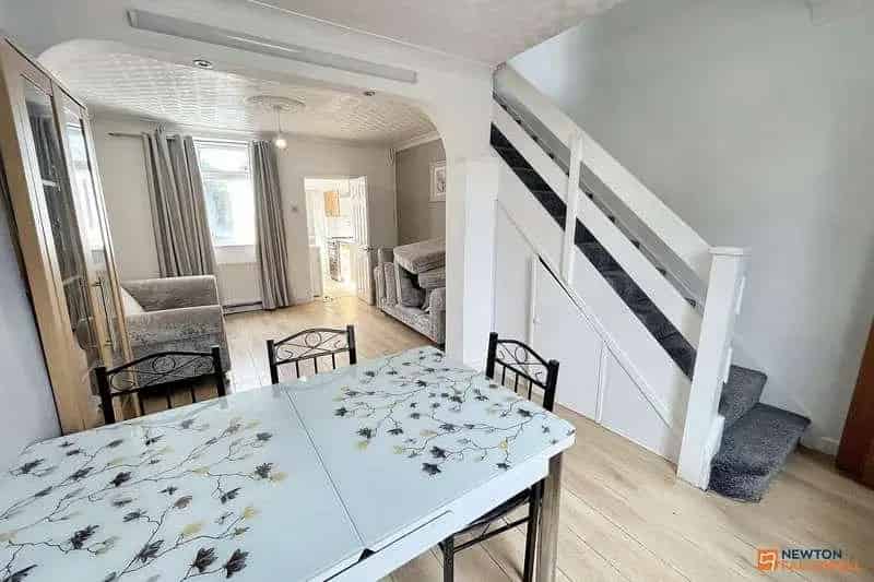 2 Bed Semi-Detached House for Sale No Onward Chain