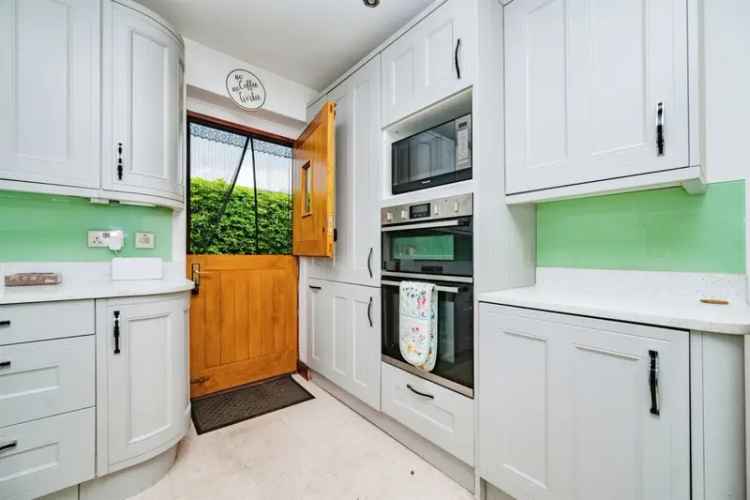 3 Bed Detached Bungalow Park Street Village St Albans