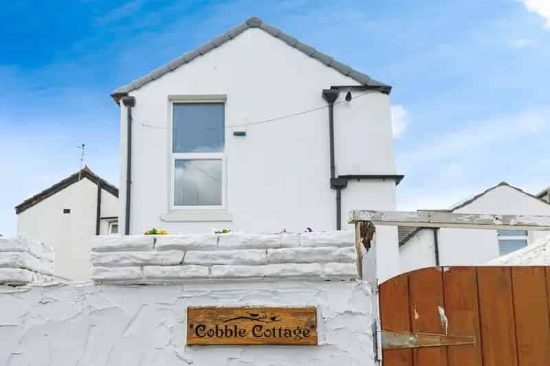 2 Bedroom Semi Detached House Blackpool FY4