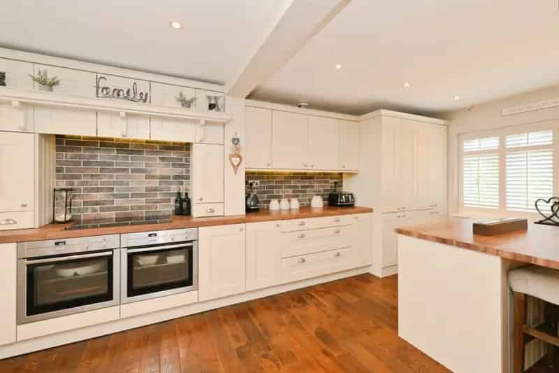 3/4 Bedroom Semi-Detached House in Old Harlow