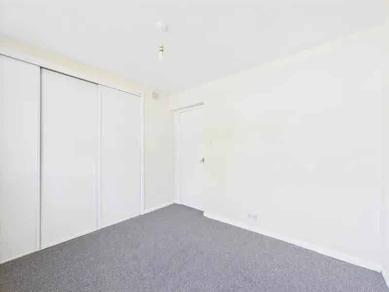 2 Bedroom Flat House to Rent in G42 7PN