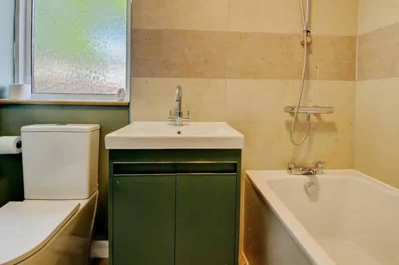 2 Bedroom Bungalow House to Rent in Ashton Vale