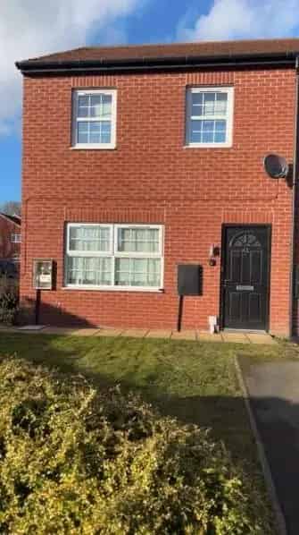 2 Bed House New Build End Terrace Massive Kitchen Good Garden