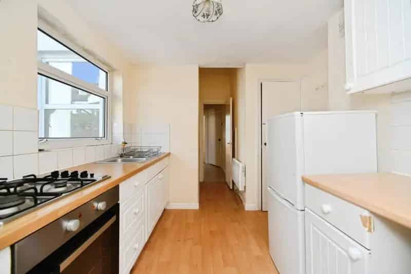 1 Bedroom Ground Floor Flat for Sale Chain Free Private Garden Share of Freehold