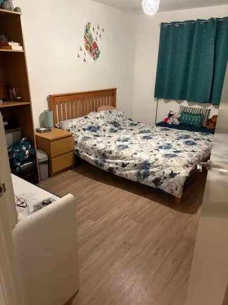 2 Bed Flat First Floor Large Kitchen Family Friendly Rusthall