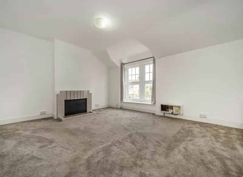 One Bedroom Flat Near Amenities and Transport Links