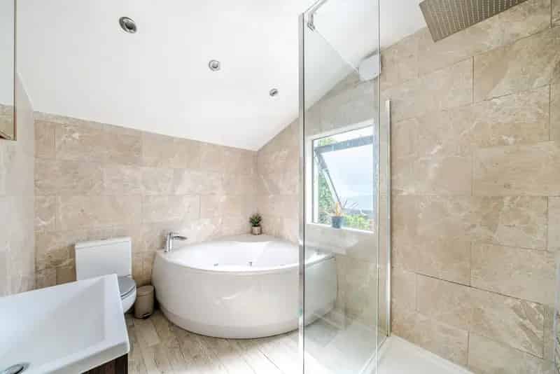 Five Bedroom Victorian House Near Alexandra Recreation Ground