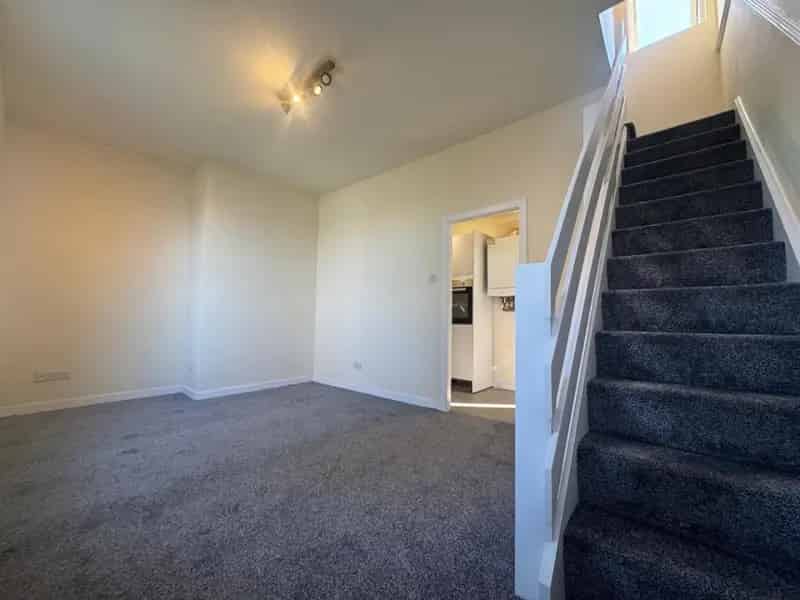 Cosy 2-Bedroom House To Let