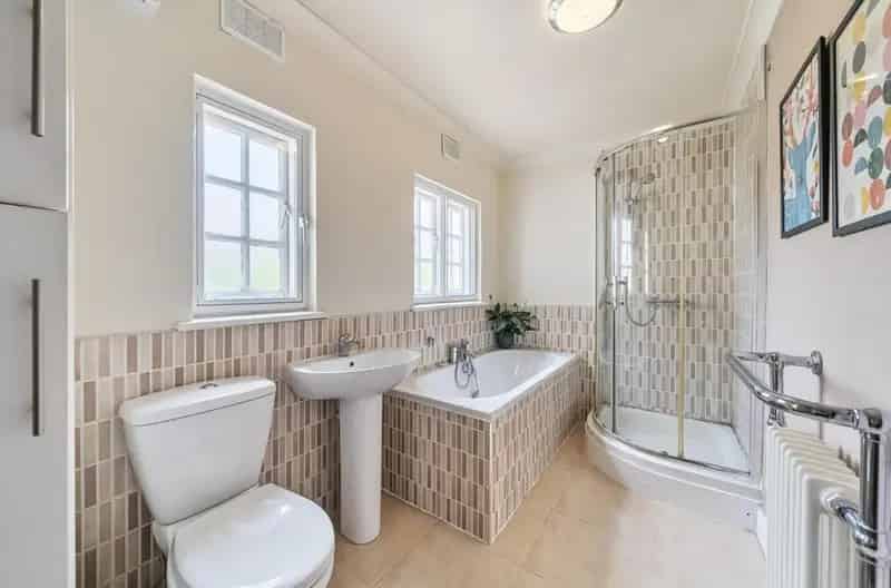 5 bed house for sale