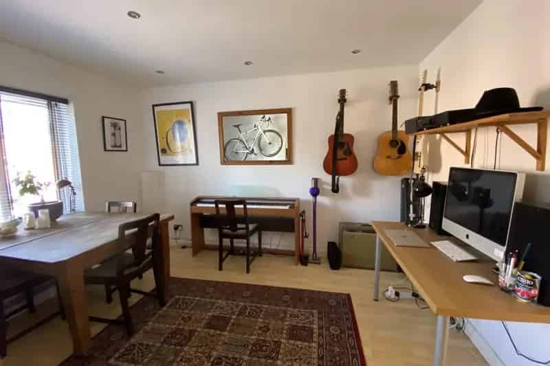 Spacious Apartment near Headingley - Zero Deposit Option Available