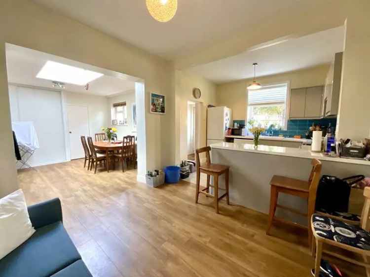 4 Bedroom Detached House for Sale Southbourne