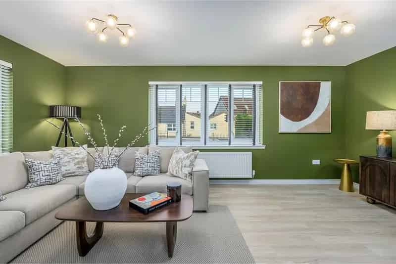 5 Bed Detached House with 1 Reception Room