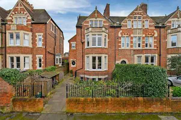 Spacious Period Property with Self Contained Flat Oxford