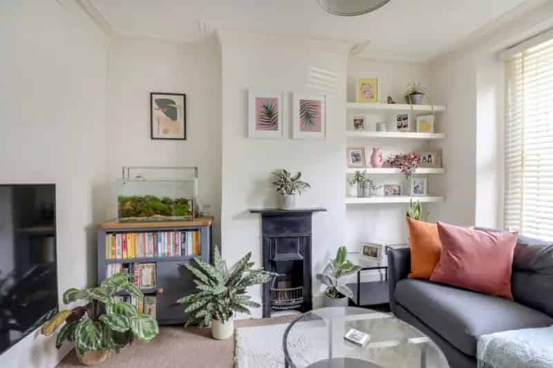 2 Bedroom House To Rent Available 2025