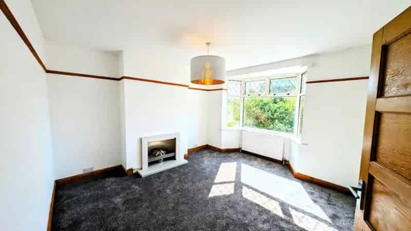 3 Bedroom 1930s Semi-Detached House Extended Open Plan Kitchen