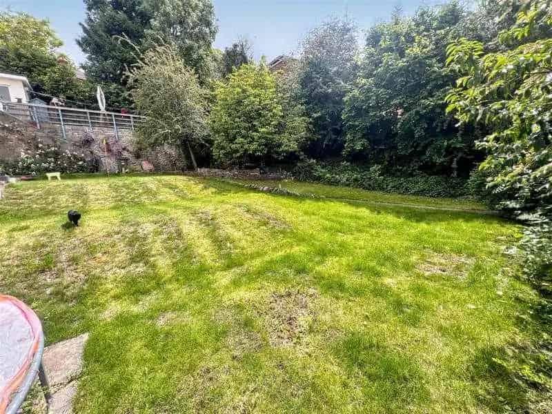 3 Bed Flat for Sale - Family Home with Garden and Garage
