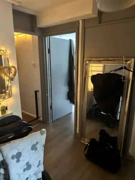 2 Bed Ground Floor Flat 4 Storage Cupboards Quiet Building