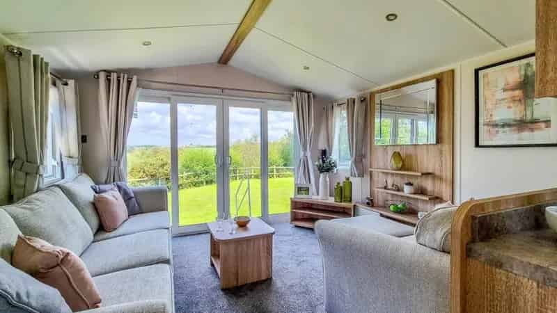 3 Bedroom Willerby Lamberhurst Park Home for Sale