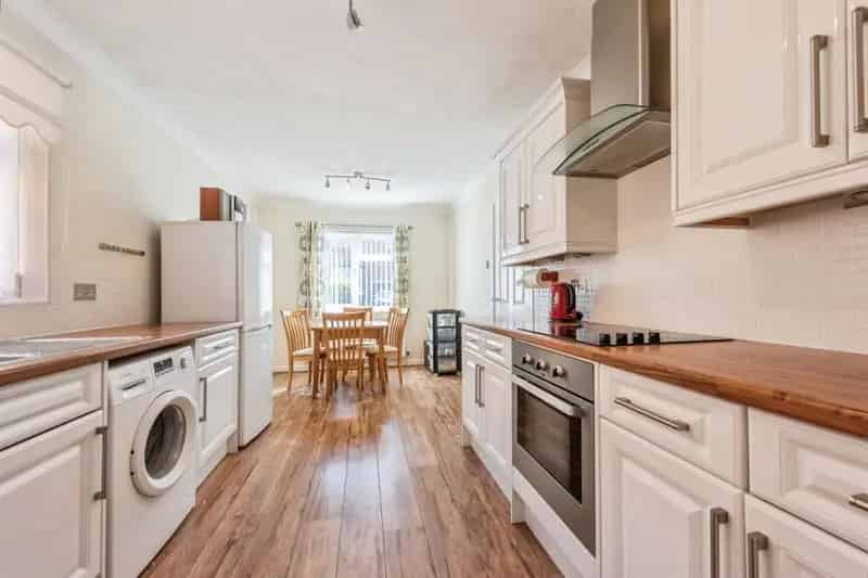 Charming Detached Bungalow Near Town Centre
