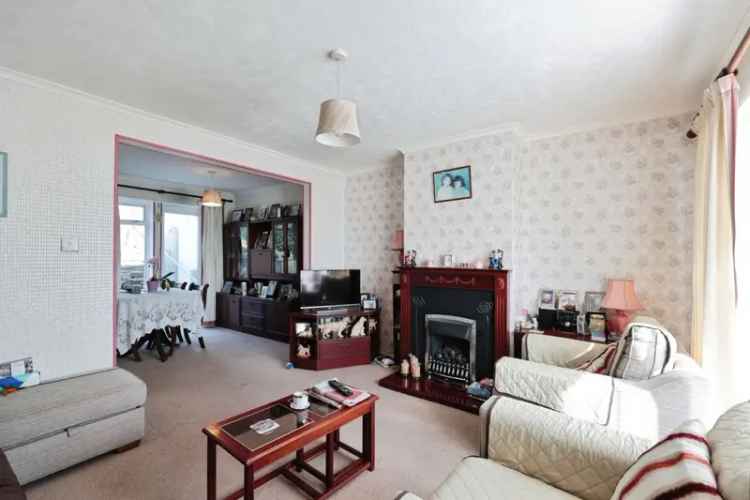 3 Bedroom Family Home with Large Gardens in Chesham