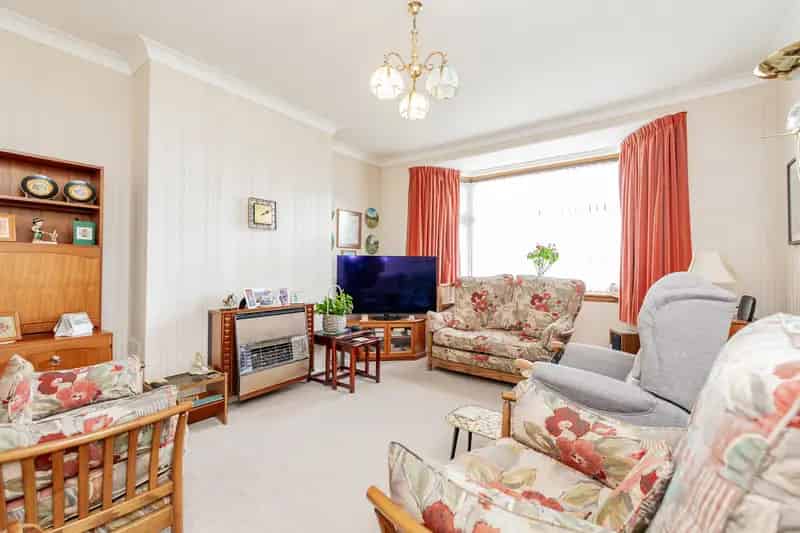 3 Bedroom Semi-Detached House Mannofield Aberdeen
