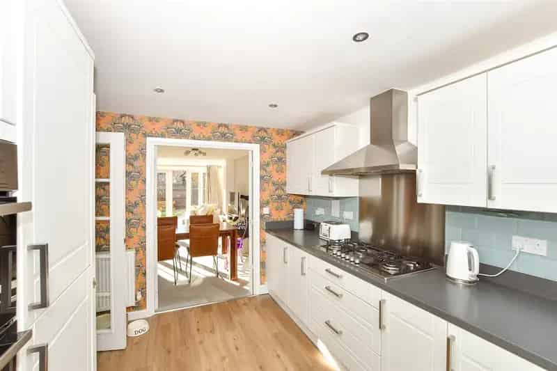 4 bedroom terraced house for sale