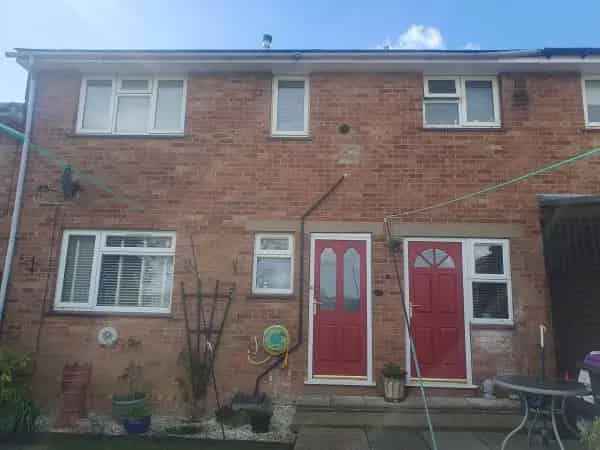 Spacious 3 Bedroom House with Gardens - Seeking 2 Bedroom Rental